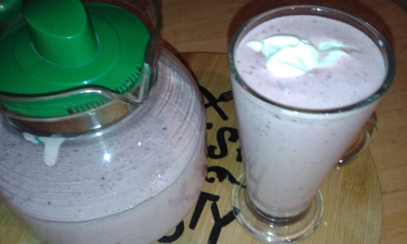 Koktajl z owoców mrożonych Koktajl z owoców mrożonych