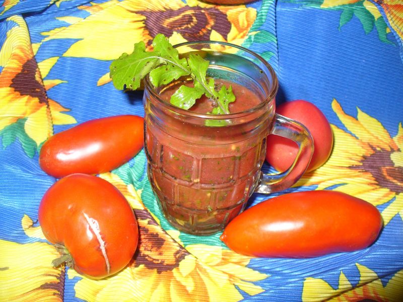 Koktajl z pomidorów z rukolą Koktajl z pomidorów z rukolą