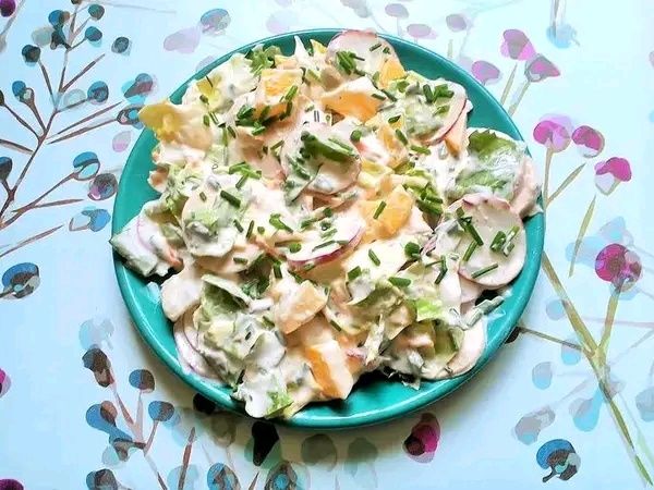 Kolacyjna sałatka z rzodkiewką  Kolacyjna sałatka z rzodkiewką