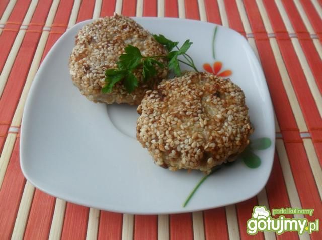 Koleciki mielone obtaczane w sezamie Koleciki mielone obtaczane w sezamie