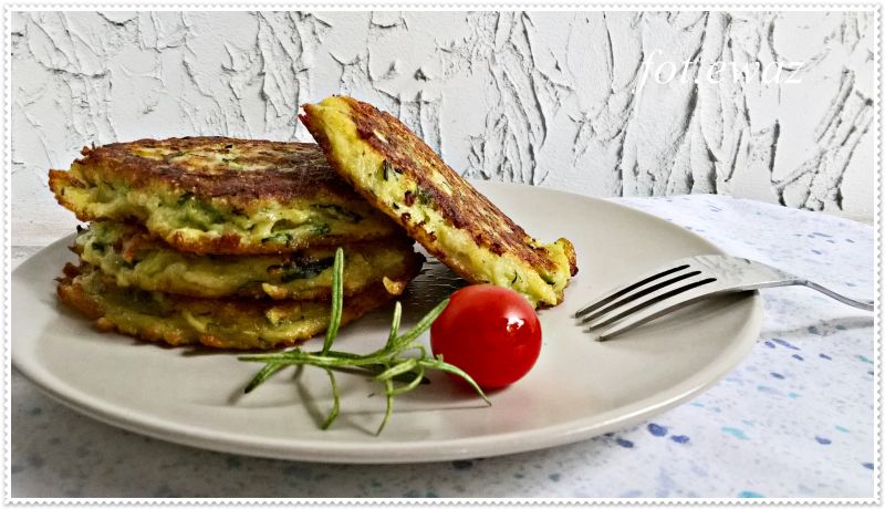 Kolokithokeftedes - placuszki z cukinii po grecku Kolokithokeftedes - placuszki z cukinii po grecku