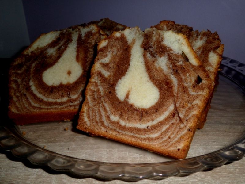 Kolorowa babka z białek