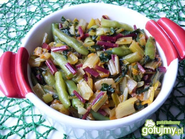 Kolorowa boćwina z fasolką szparagową Kolorowa boćwina z fasolką szparagową