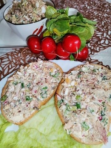 Kolorowa pasta na kanapki. Kolorowa pasta na kanapki.