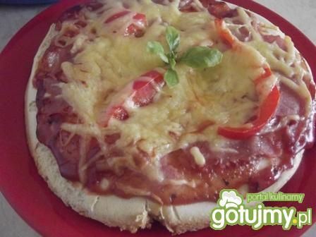 Kolorowa pizza dla kibica