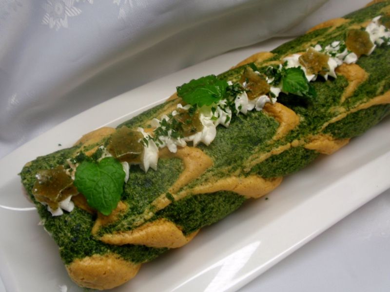 Kolorowa rolada szpinakowa Kolorowa rolada szpinakowa