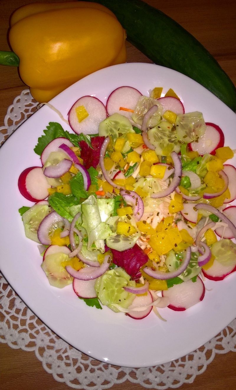 Kolorowa sałatka Kolorowa sałatka