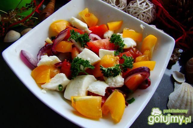 Kolorowa sałatka pomidorowa Kolorowa sałatka pomidorowa