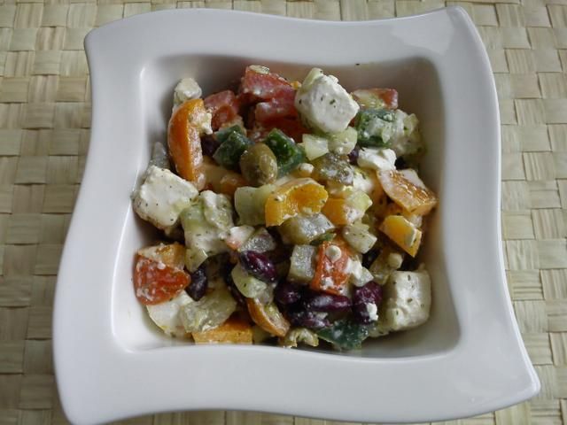 Kolorowa sałatka z fetą Kolorowa sałatka z fetą