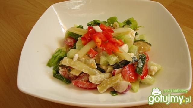 Kolorowa sałatka z grillowanej cukinii Kolorowa sałatka z grillowanej cukinii