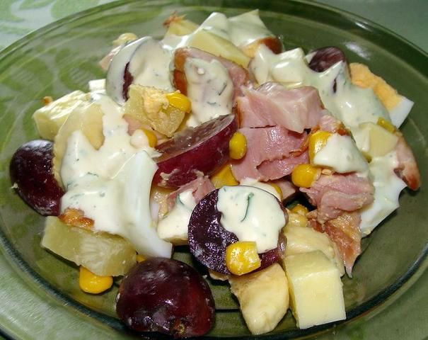 Kolorowa sałatka z kurczakiem