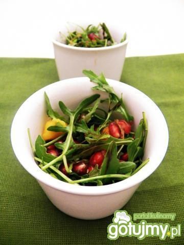 Kolorowa sałatka z rukolą