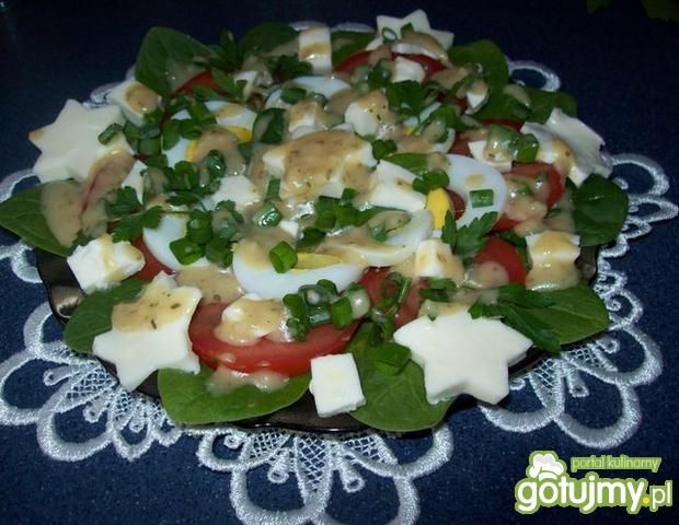 Kolorowa sałatka ze szpinakiem