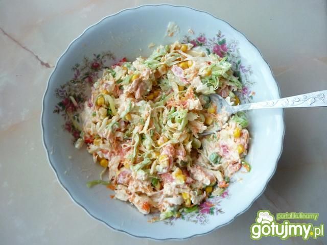 Kolorowa surówka z pora i papryki  Kolorowa surówka z pora i papryki