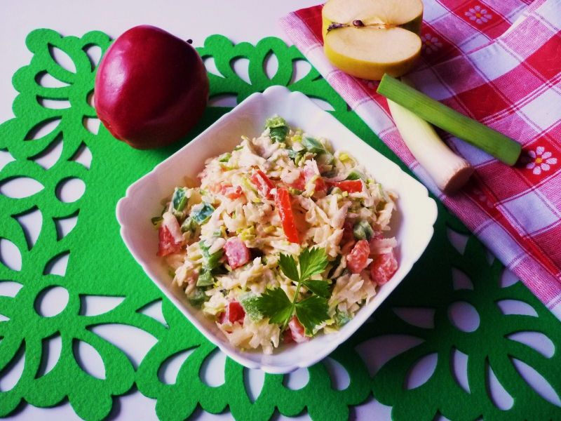 Kolorowa surówka z selera