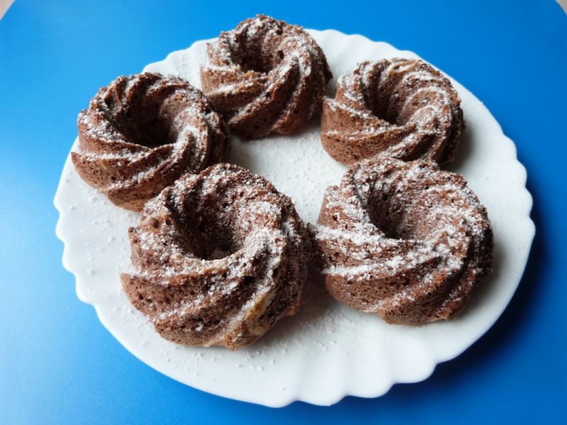 Kolorowe babeczki z białek Kolorowe babeczki z białek