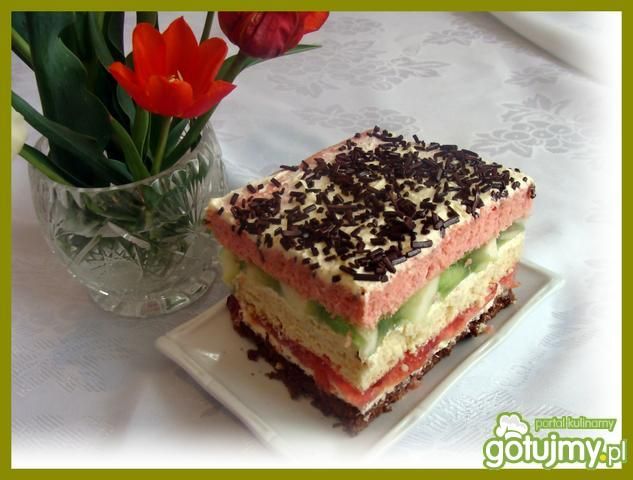 Kolorowe ciasto z warstwami