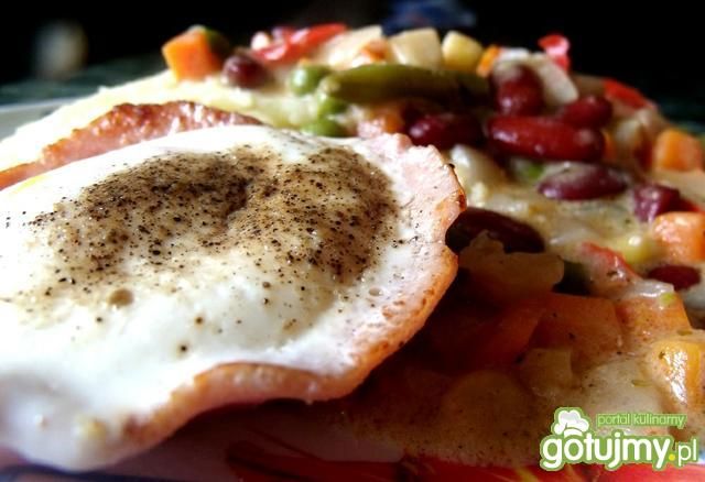 Kolorowe danie z jajem - na niepogodę
