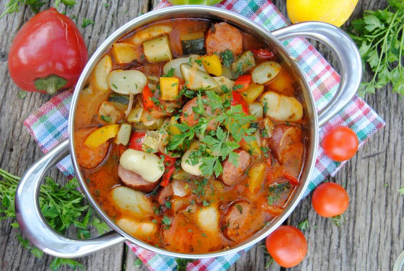 Kolorowe leczo z fasolą