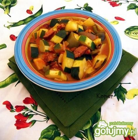 Kolorowe leczo z kiełbasą