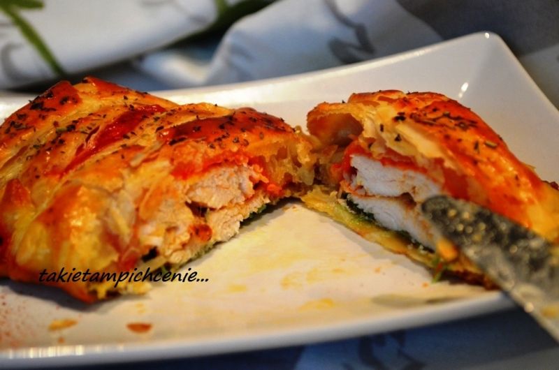 Kolorowe paczuszki z filetem i serem pesto Kolorowe paczuszki z filetem i serem pesto