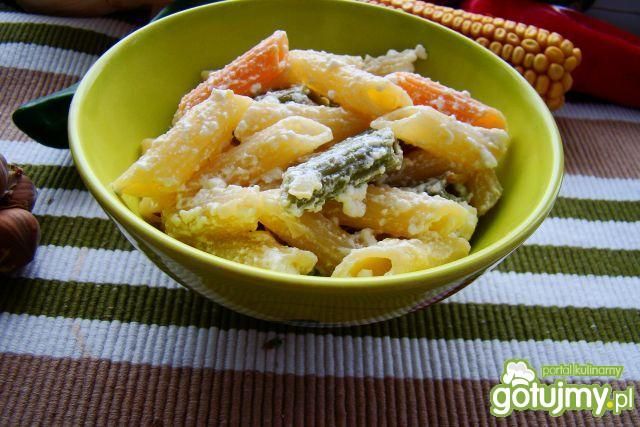 Kolorowe penne na słodko 