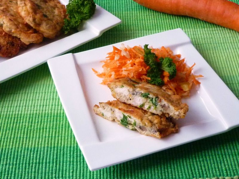 Kolorowe placki z kaszą i jarmużem