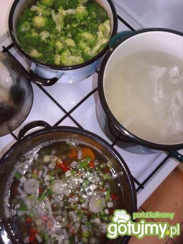 Kolorowe risotto z brokułami
