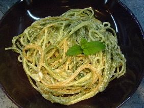 Kolorowe spaghetti w trzech serach