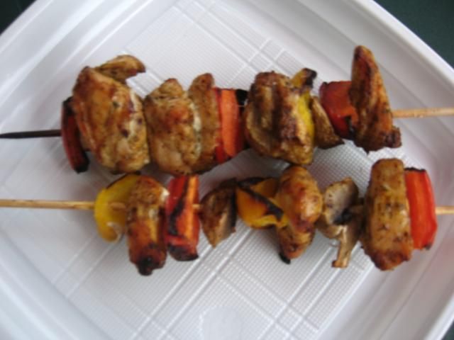 kolorowe szaszłyki z kurczaka