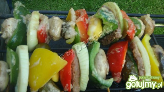 Kolorowe szaszłyki z szynką wieprzową Kolorowe szaszłyki z szynką wieprzową