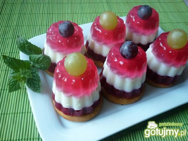 Kolorowe tęczowe desery  Kolorowe tęczowe desery