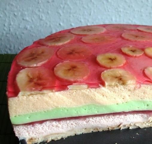 Kolorowy galaretkowy torcik piankowy