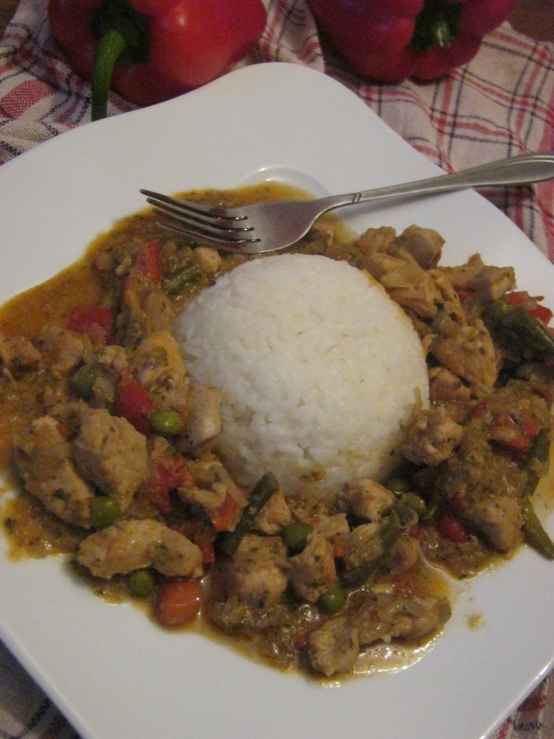 Kolorowy lubczykowy kurczak Kolorowy lubczykowy kurczak