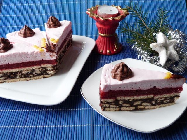 Kolorowy torcik bez pieczenia