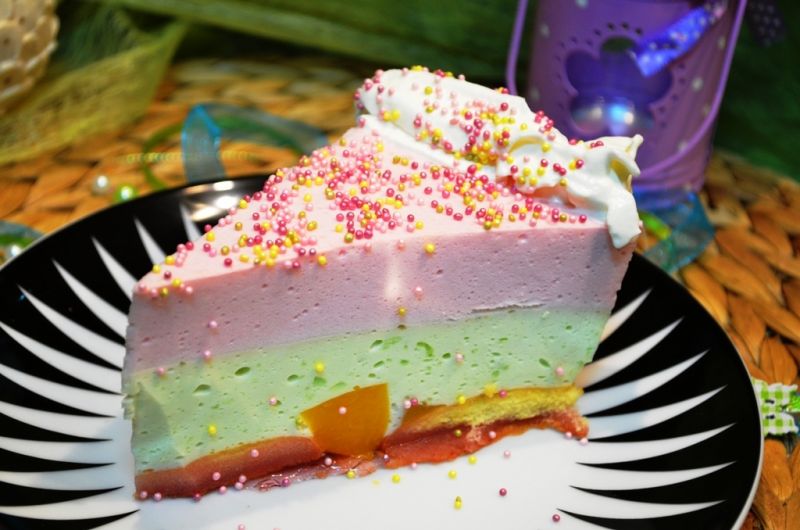 Kolorowy torcik na zimno Kolorowy torcik na zimno