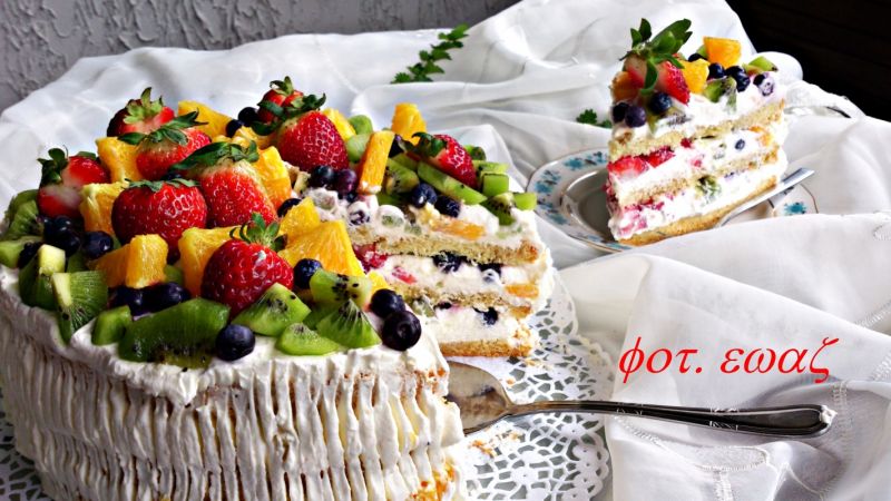 Kolorowy tort owocowy Kolorowy tort owocowy