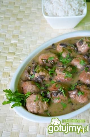 Kolpsiki w sosie pieczarkowym Kolpsiki w sosie pieczarkowym