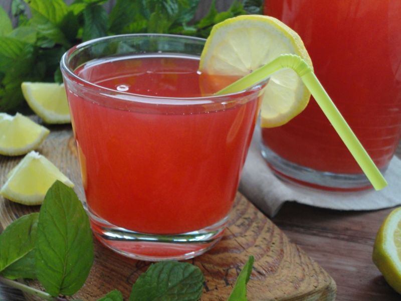 Kompot agrestowy z miętą i cytryną Kompot agrestowy z miętą i cytryną