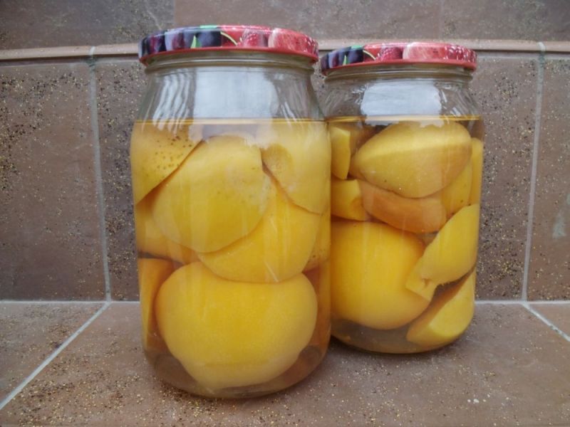 Kompot brzoskwiniowy Kompot brzoskwiniowy