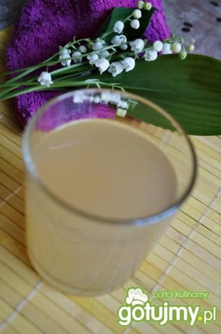 Kompot owocowo-rabarbarowy z gożdzikami