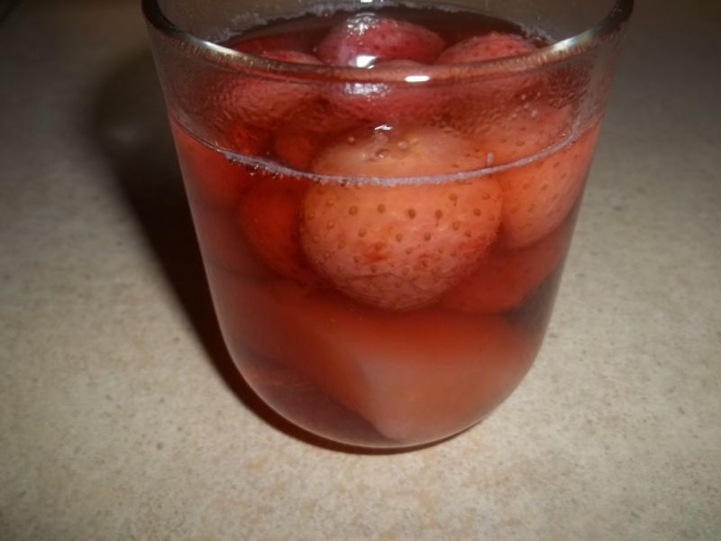 Kompot truskawkowo - gruszkowy Kompot truskawkowo - gruszkowy