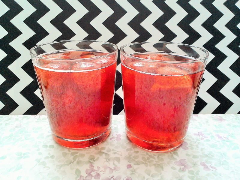 Kompot truskawkowy Kompot truskawkowy