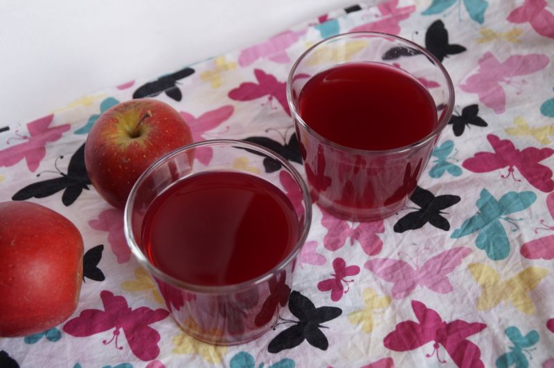 Kompot wiśniowo-jabłkowy