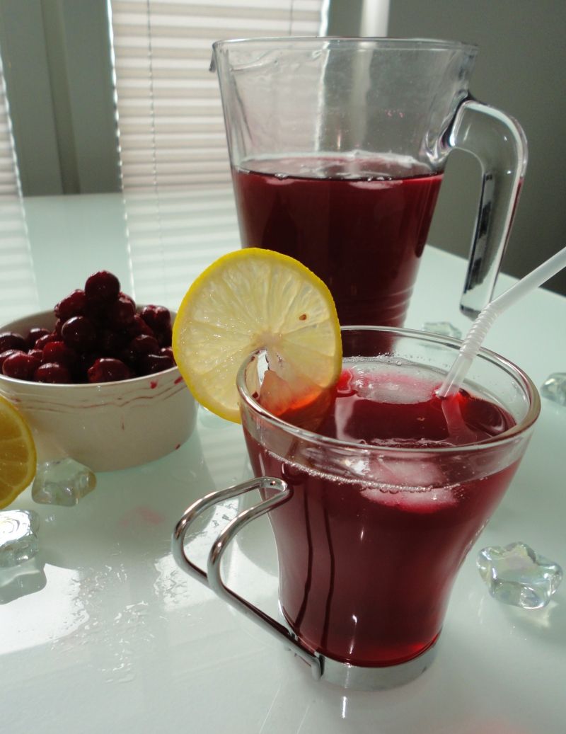 Kompot wiśniowy z nutką cytryny