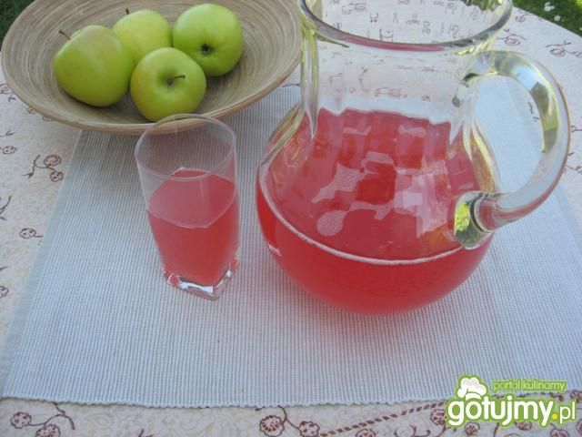 Kompot z aronii i jabłek Kompot z aronii i jabłek