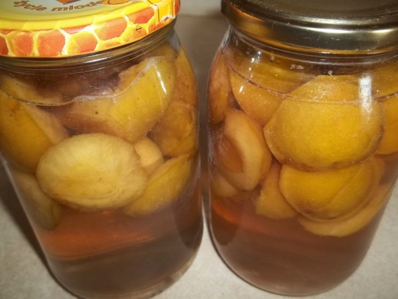 Kompot z jasnych śliwek Kompot z jasnych śliwek