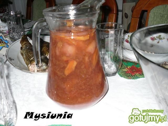 Kompot z suszonych jabłek i rodzynek