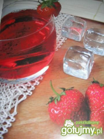 Kompot z Truskawek Kompot z Truskawek