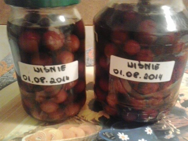 Kompot z wiśni na zimę w słoiczkach